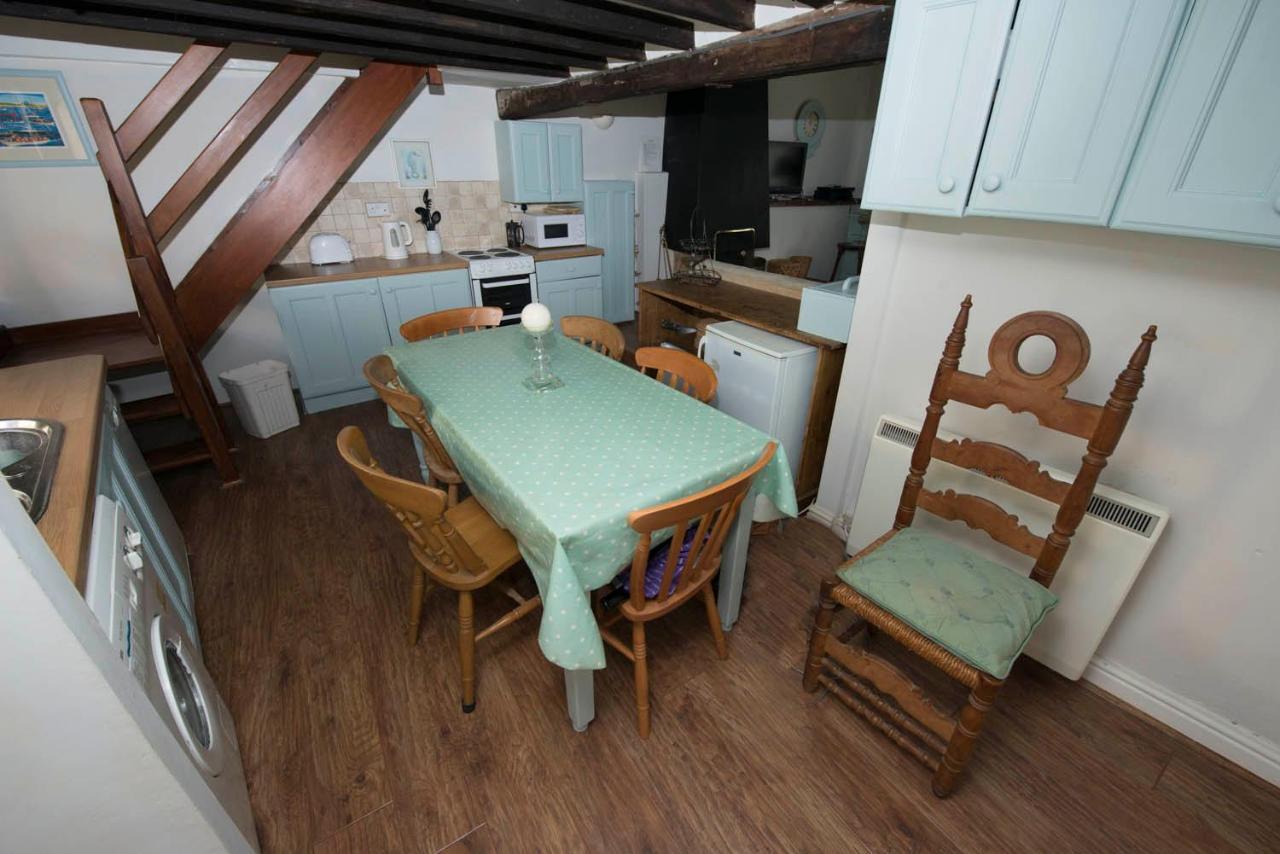 Buttercup Cottage โฮลท์ ภายนอก รูปภาพ