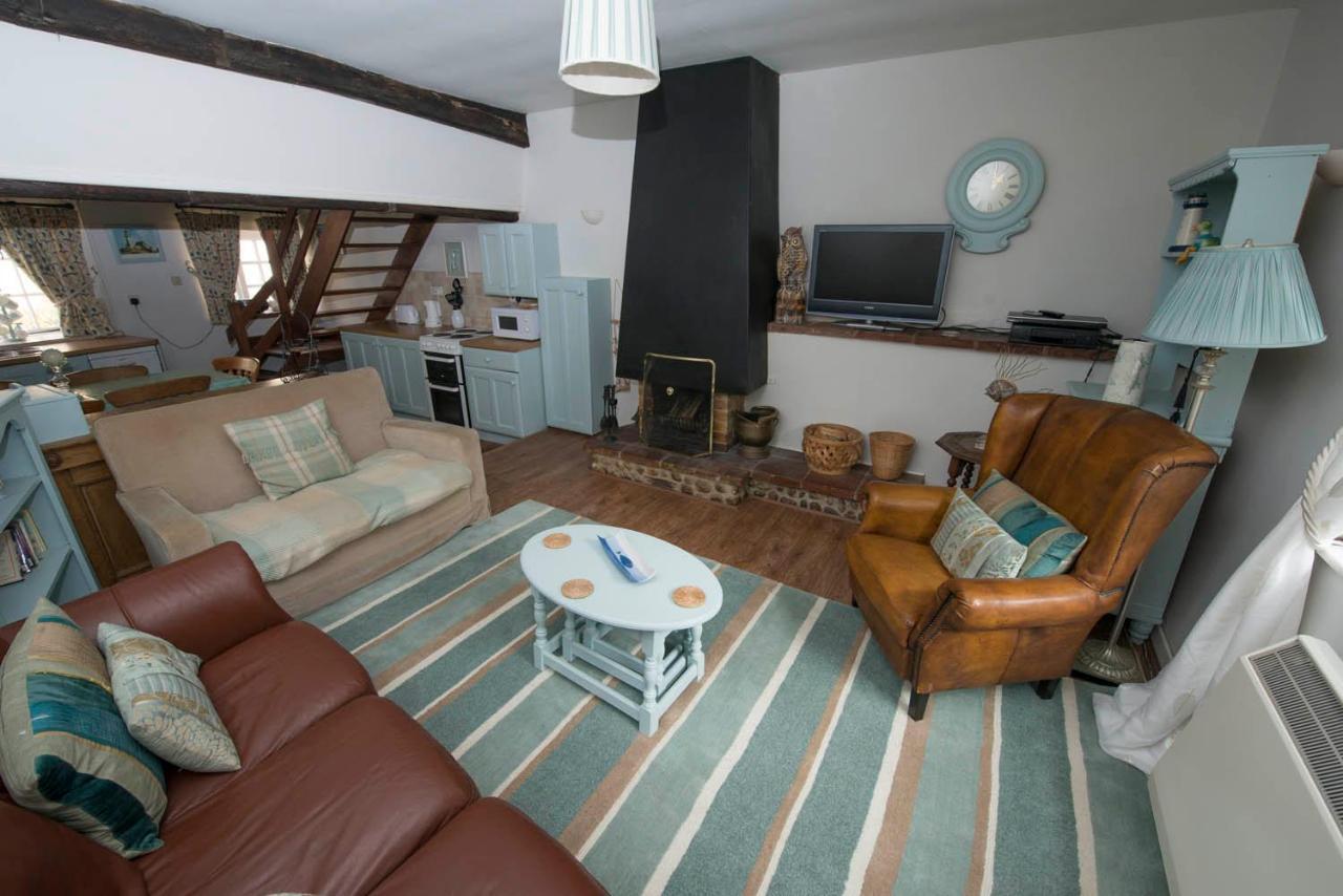 Buttercup Cottage โฮลท์ ภายนอก รูปภาพ